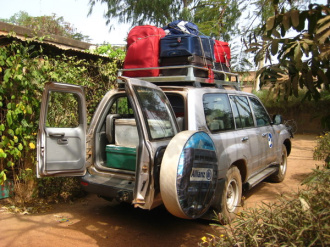 01 Cinq Malles Et Huit Valises   Vue Arriere